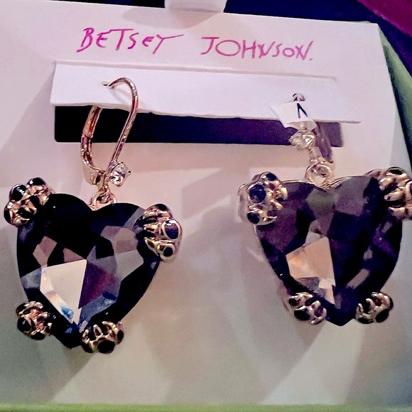 BETSEY JOHNSON
Leopard Heart Drop Earrings - Picture 2 of 2